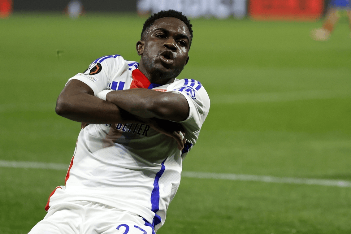 关于里程碑夜!葡萄牙体育绝杀压哨,法甲冲刺阶段刷纪录,底气十足,高层口径保持一致的信息-爱游戏首页