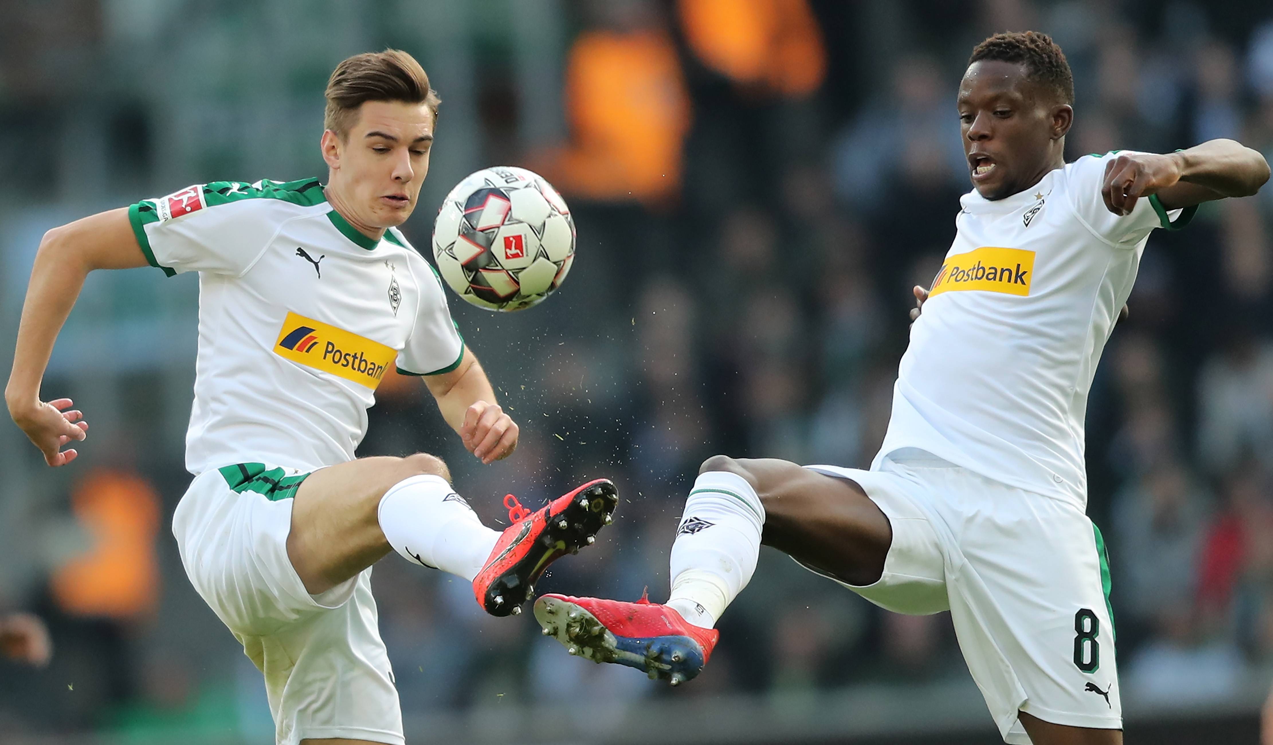 爱游戏线上平台 -包含巴塞罗那发布备战花絮，冲刺阶段造点机会，德国杯任务艰巨，控场能力受关注的词条